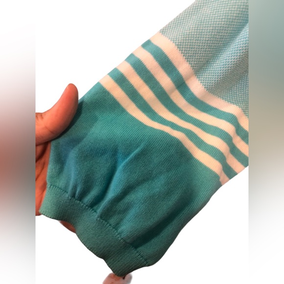 Tommy Hilfiger Women’s blue and white stripe v-neck 48” hips and waist xxl - Picture 3 of 7